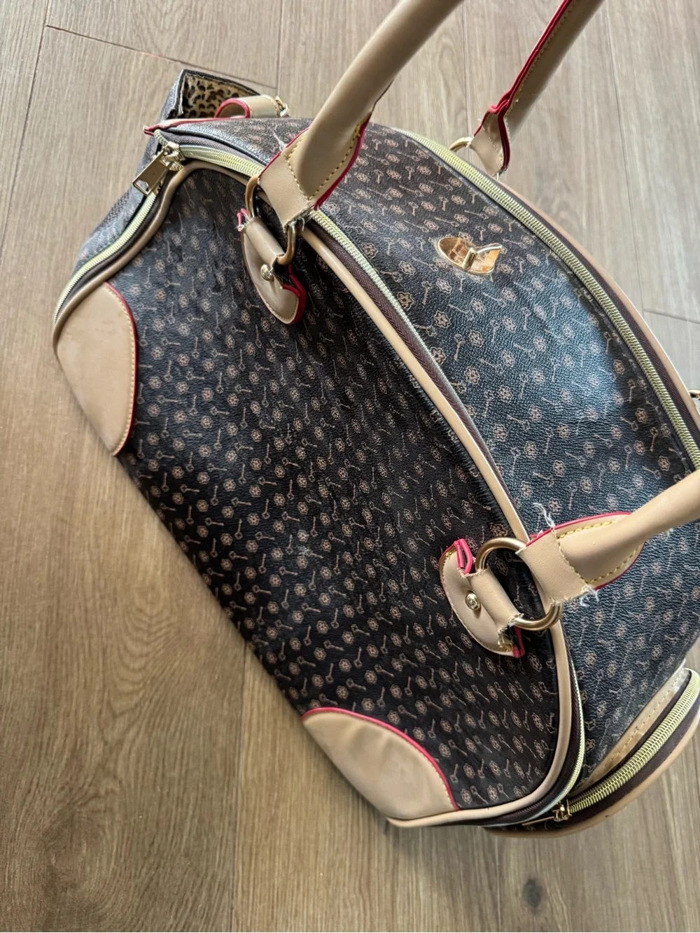 Pet carrier: Classic Patterned Travel Duffel Bag in Dark Brown and Cream